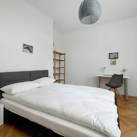 Bright Plac Muzealny In Perfect For Remote Work By Renters Appartement *