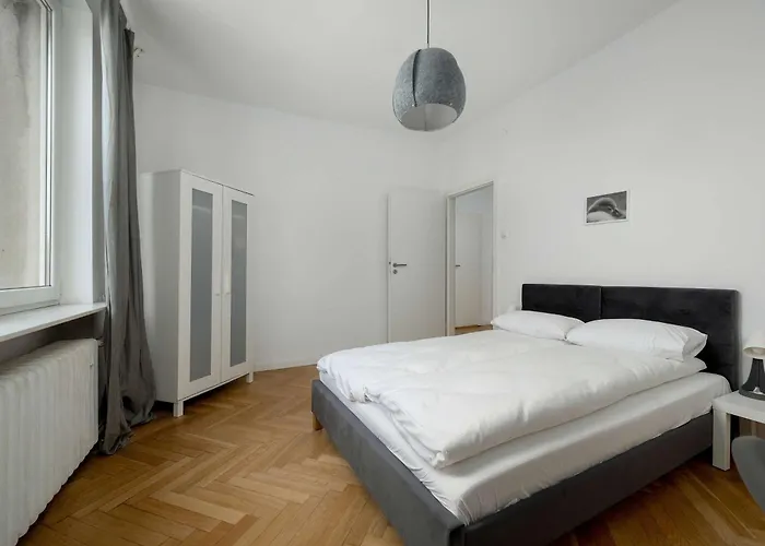 Bright Plac Muzealny In Perfect For Remote Work By Renters Βρότσλαβ